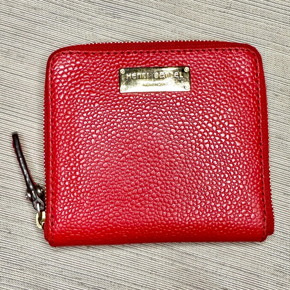 Henri Bendel Red Pebble Leather Bifold Zipper Wallet w/ Gold Hardware - 4” x 5”